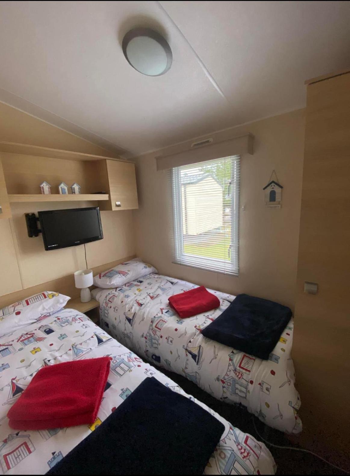 Cozy'S Caravan Hire Lägenhet Lossiemouth Exteriör bild